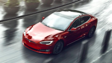 “Tesla”da qeyri-adi nasazlıq: öz-özünə tormozlayır 